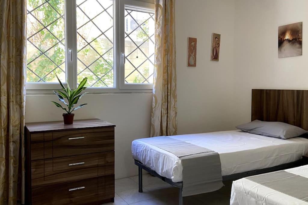 Apartment Flat St Julians For 7 People, Spacious And Bright Saint Julian's